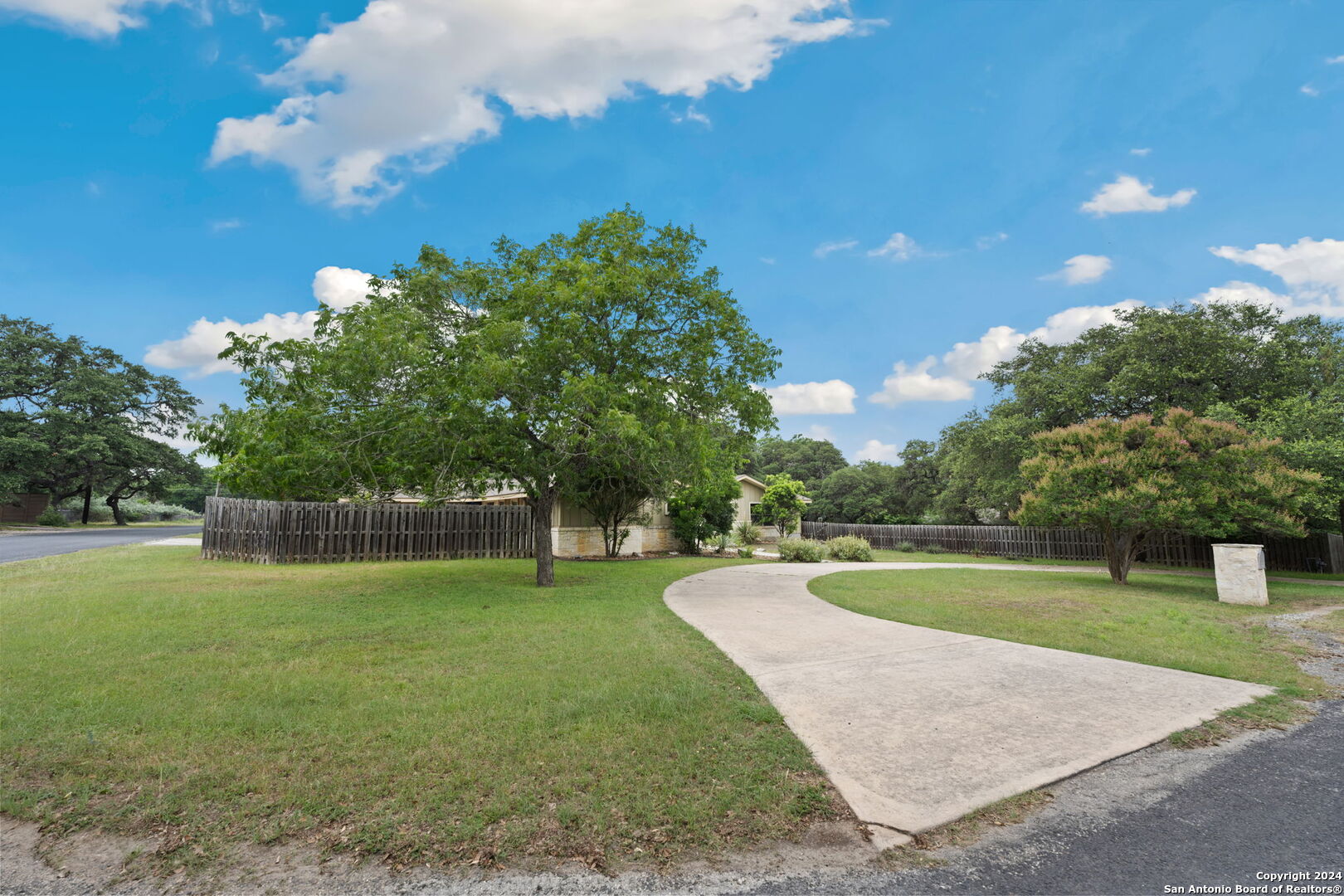 8501 INDIAN HILLS LN