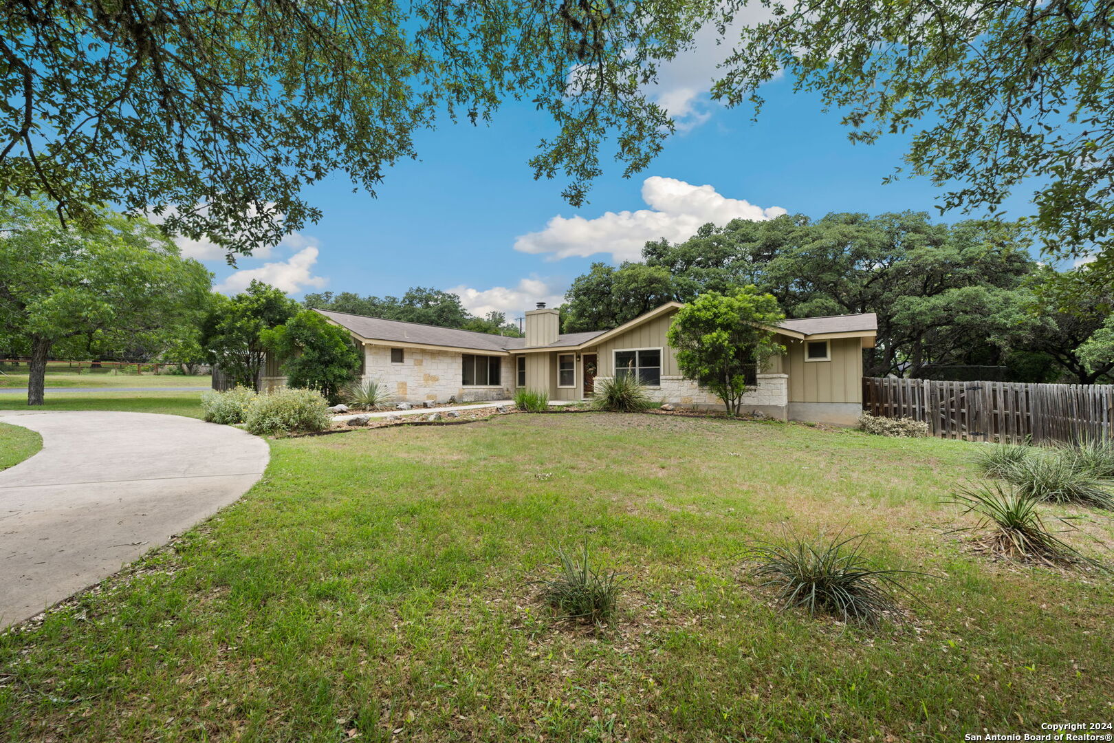 8501 INDIAN HILLS LN