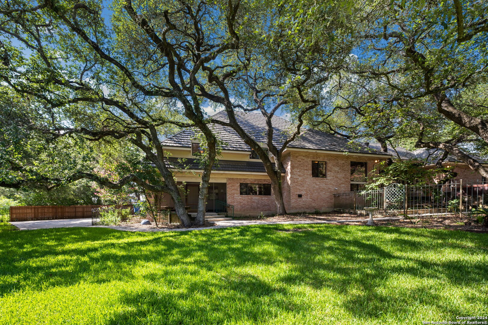 12626 STONEHENGE DR