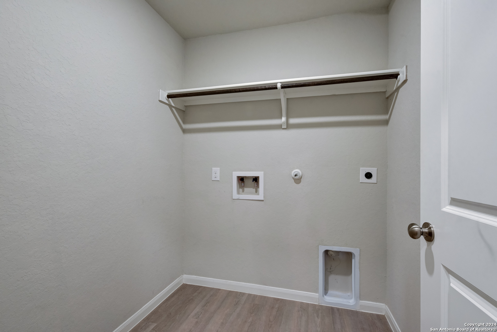 2700 IBERIA CT