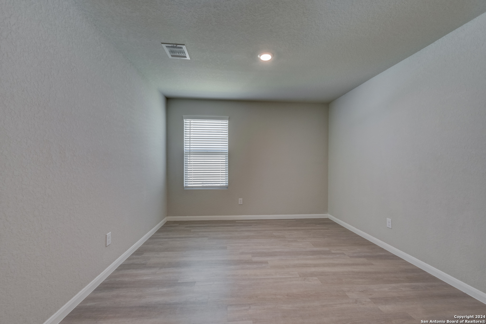 2700 IBERIA CT