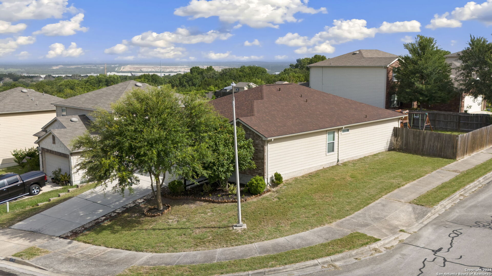 3700 Greenridge