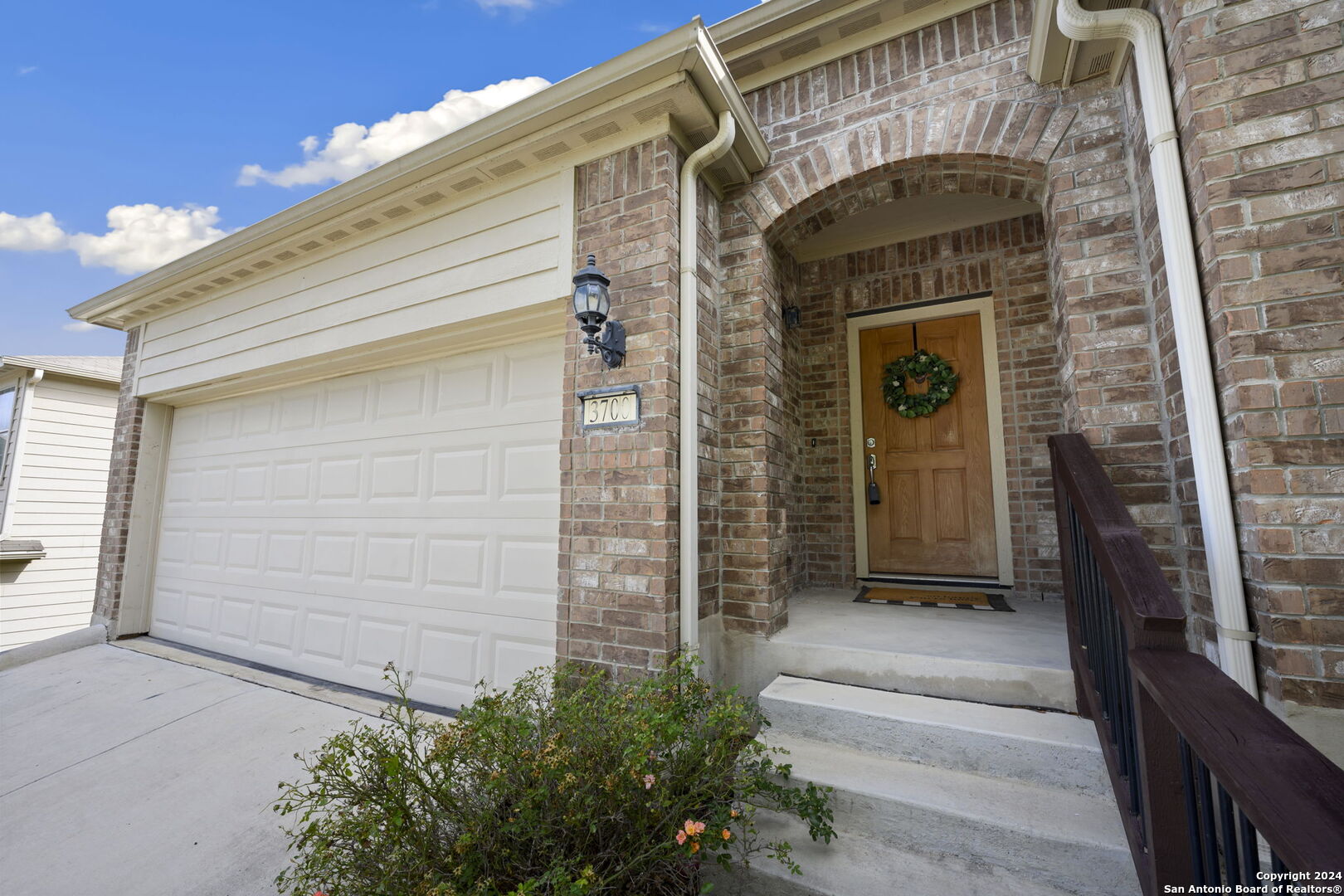3700 Greenridge