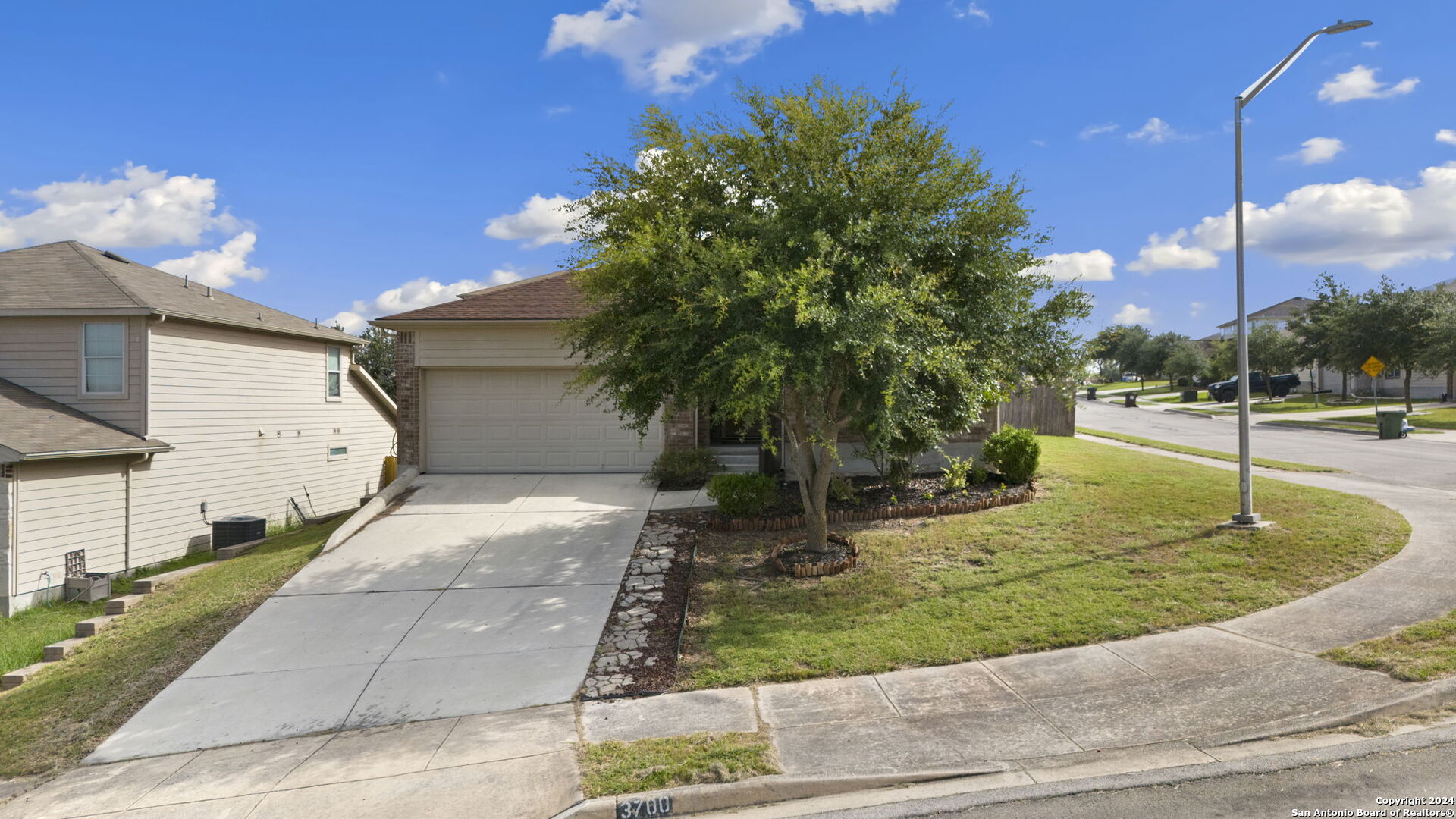 3700 Greenridge