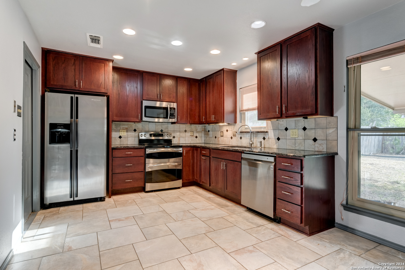 5914 CLIFF VALLEY DR