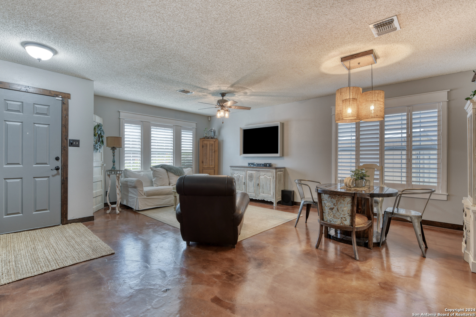 9015 Limestone Hill