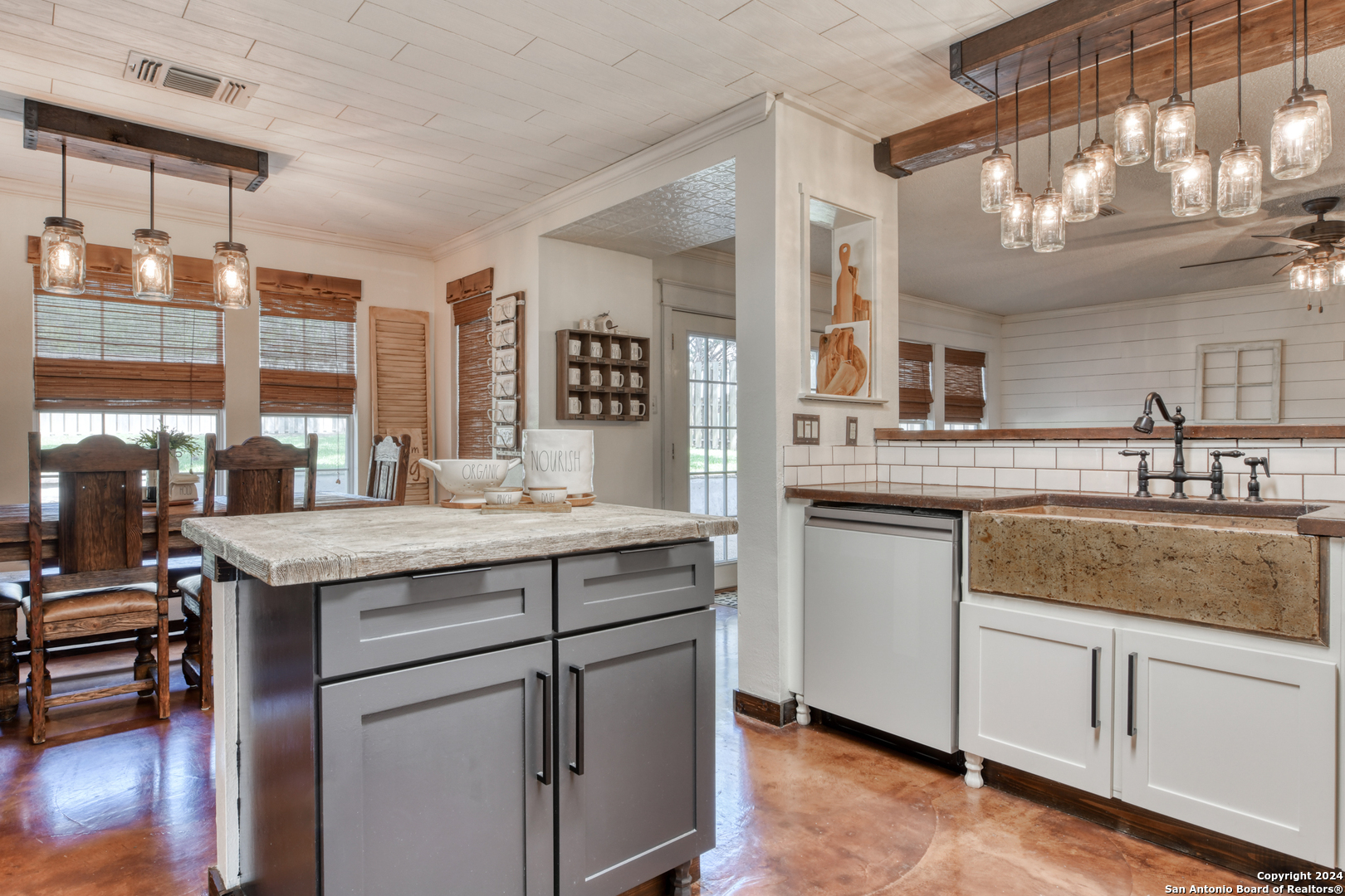 9015 Limestone Hill