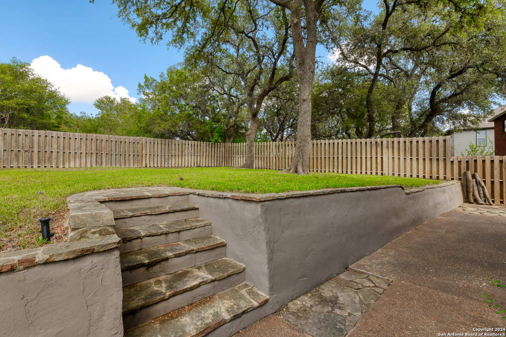 9015 Limestone Hill
