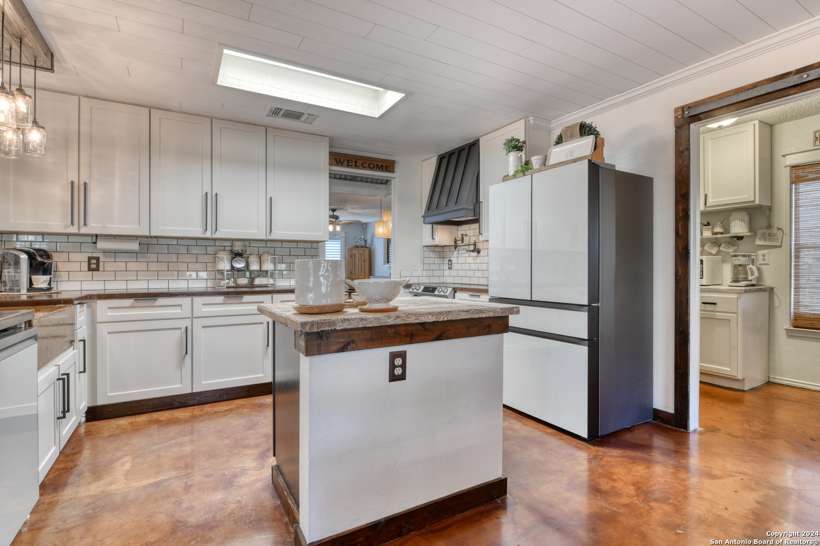 9015 Limestone Hill