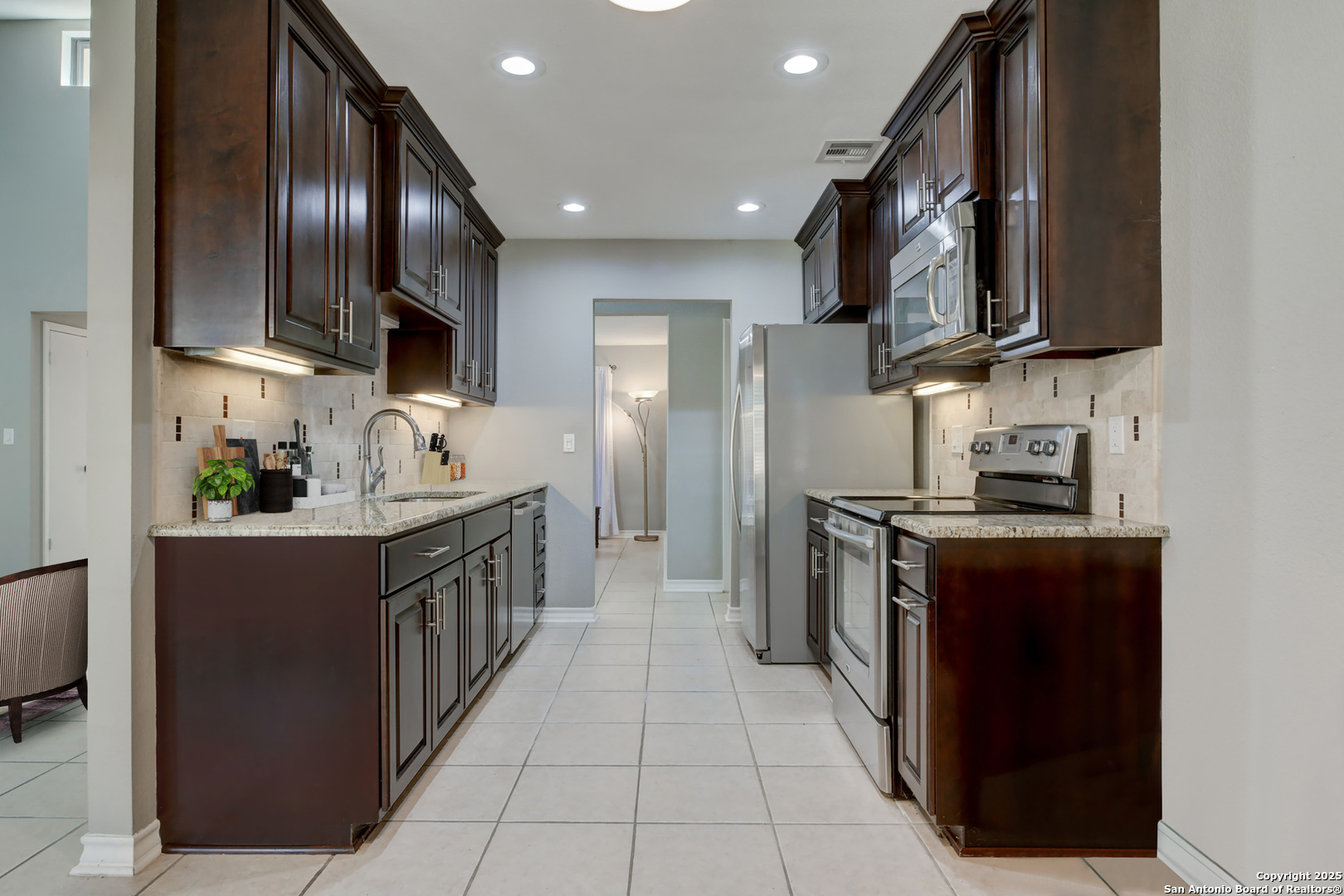 14115 shire oak