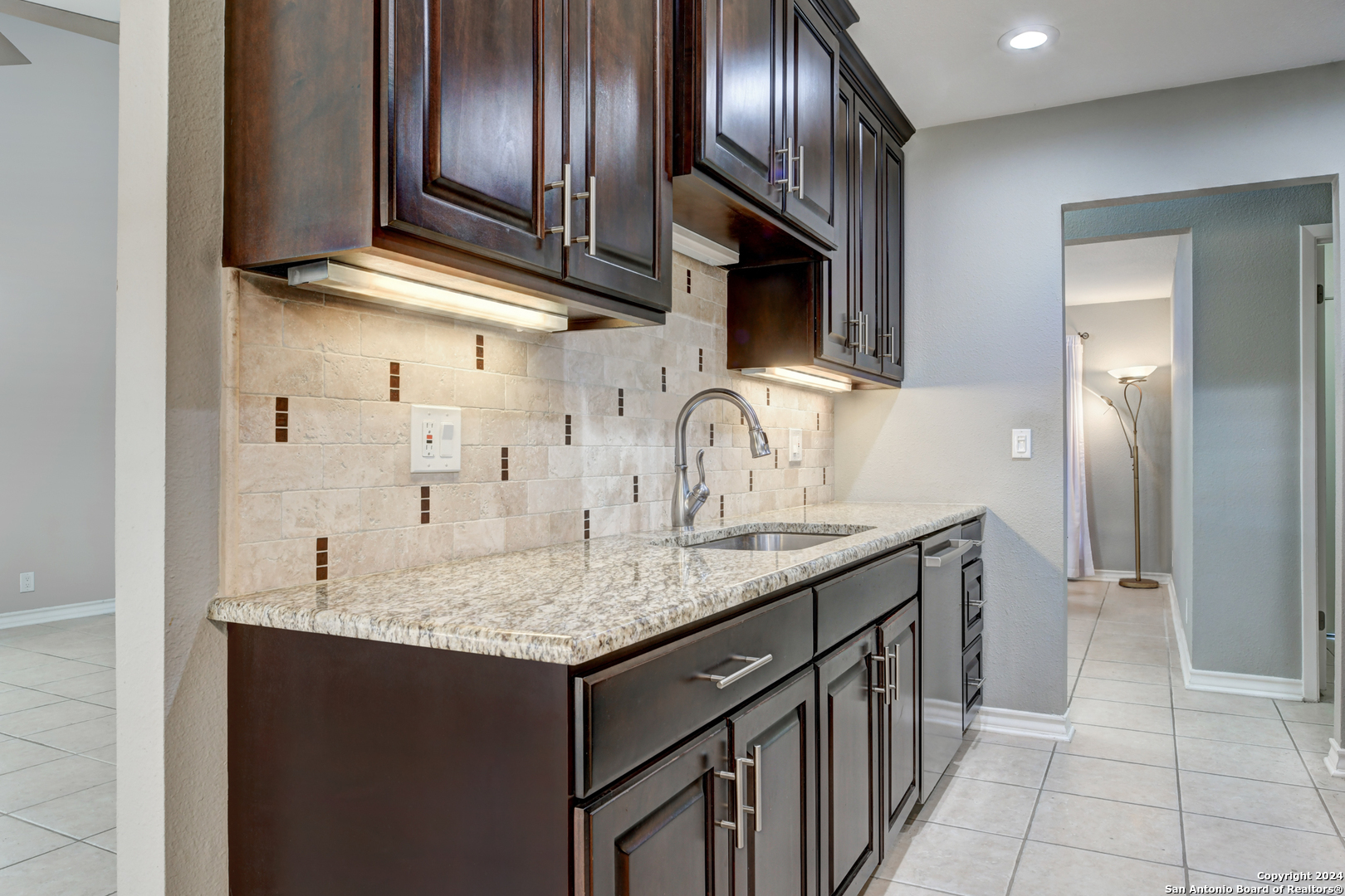 14115 shire oak