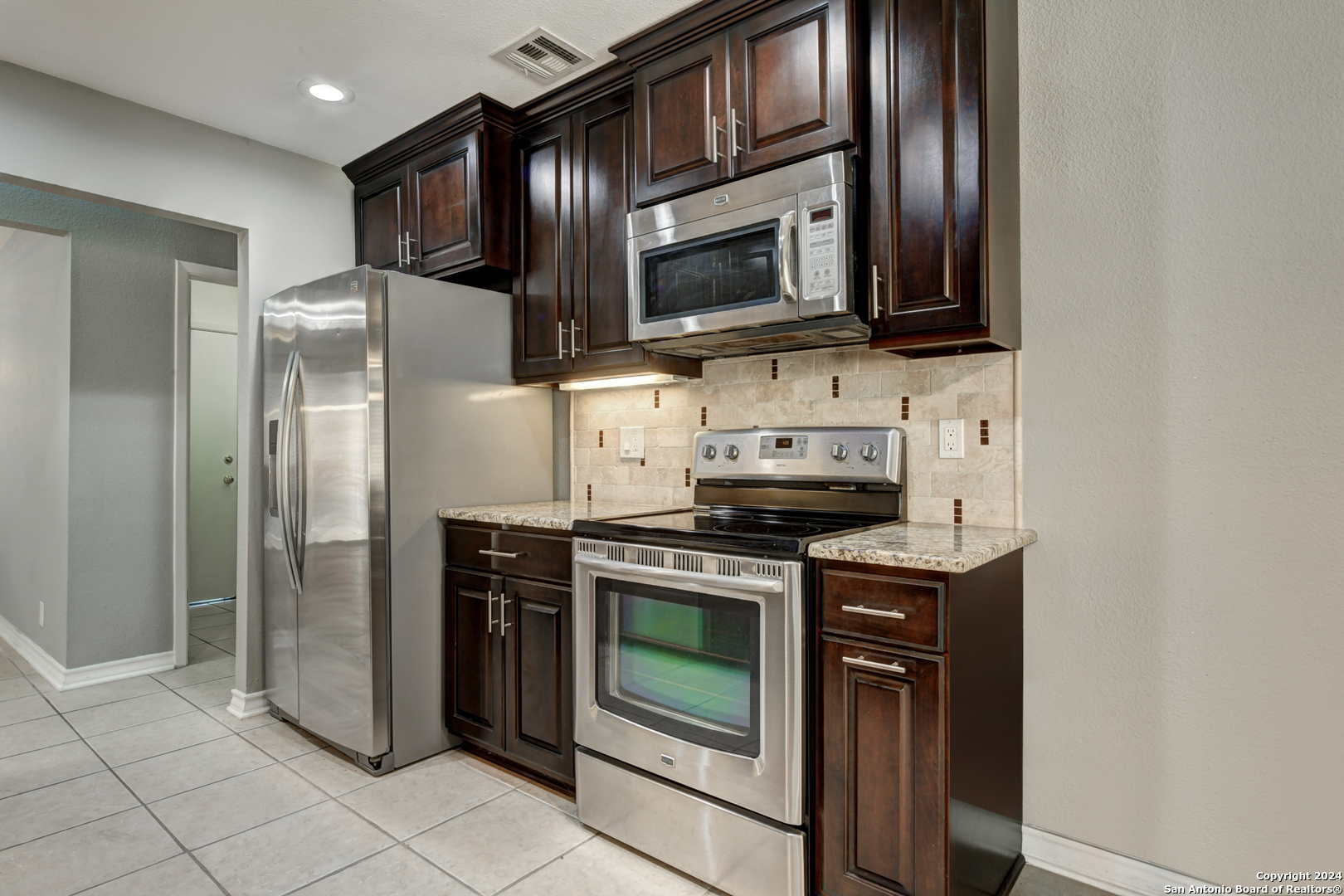 14115 shire oak