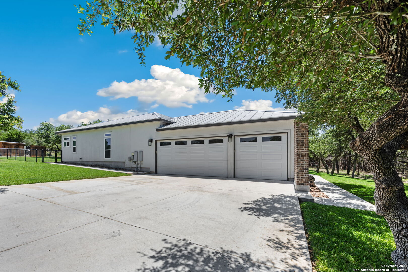 1114 Savanna