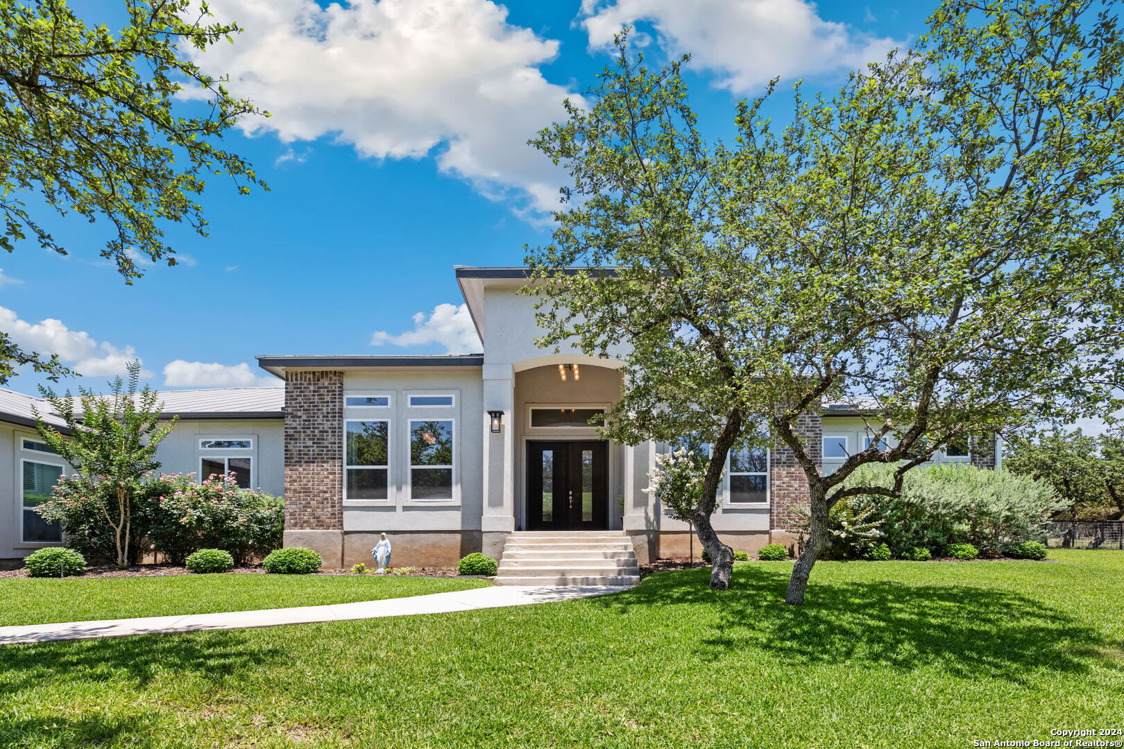 1114 Savanna
