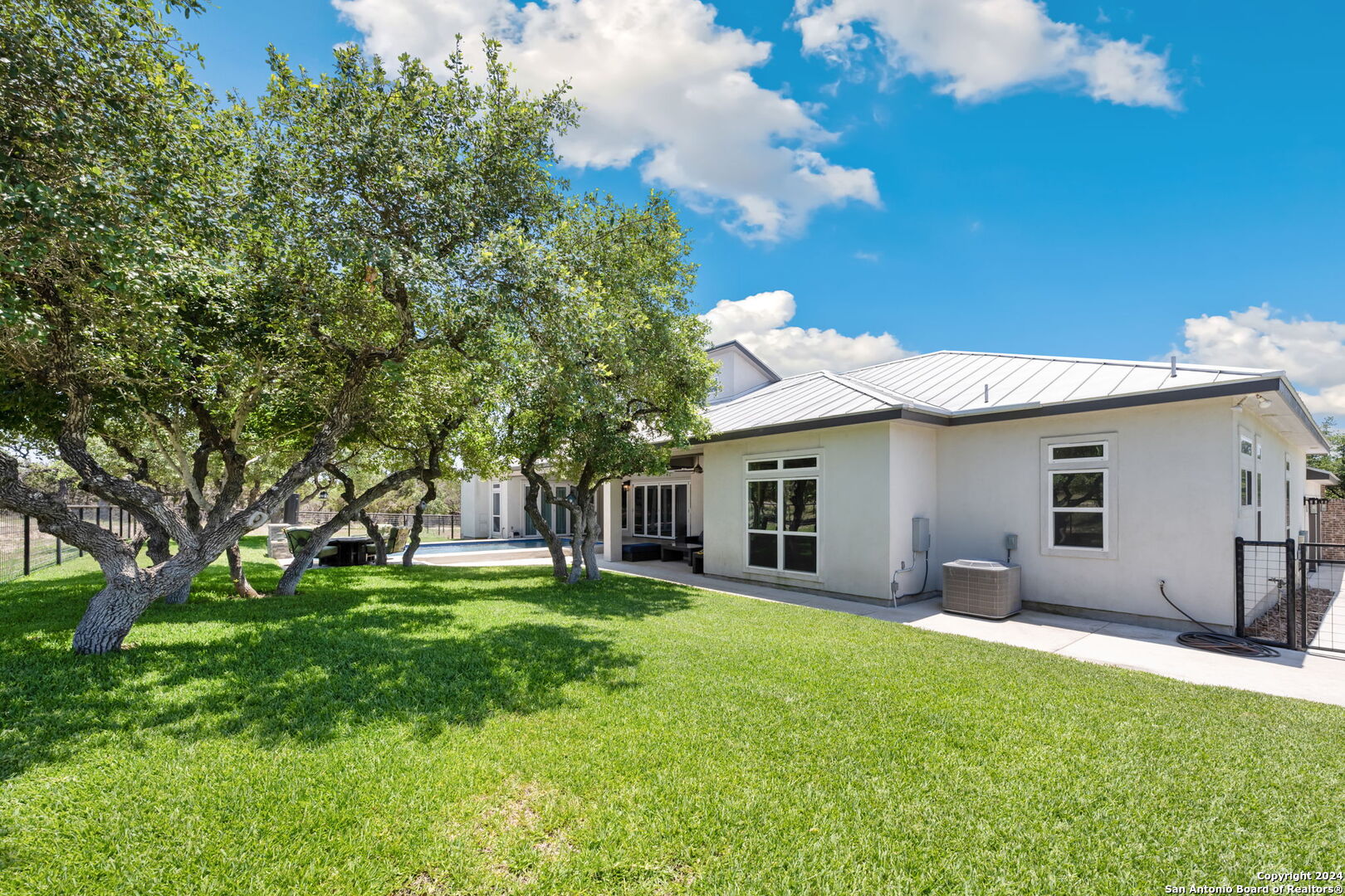 1114 Savanna