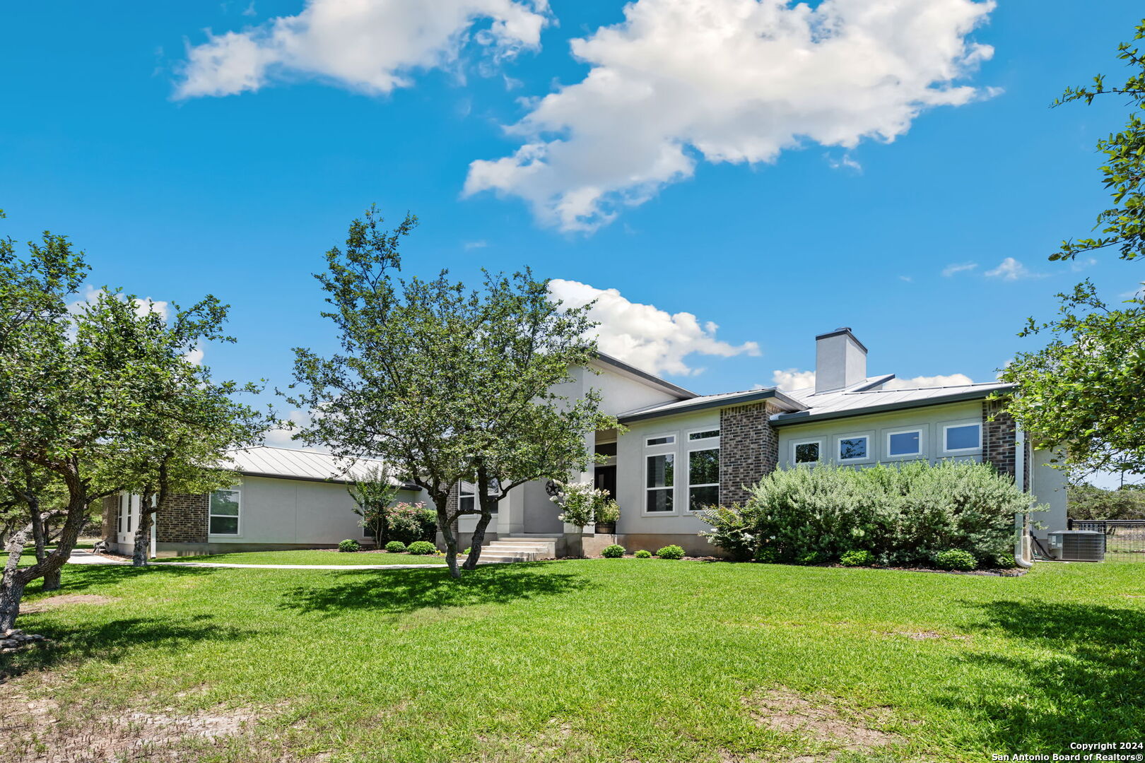 1114 Savanna
