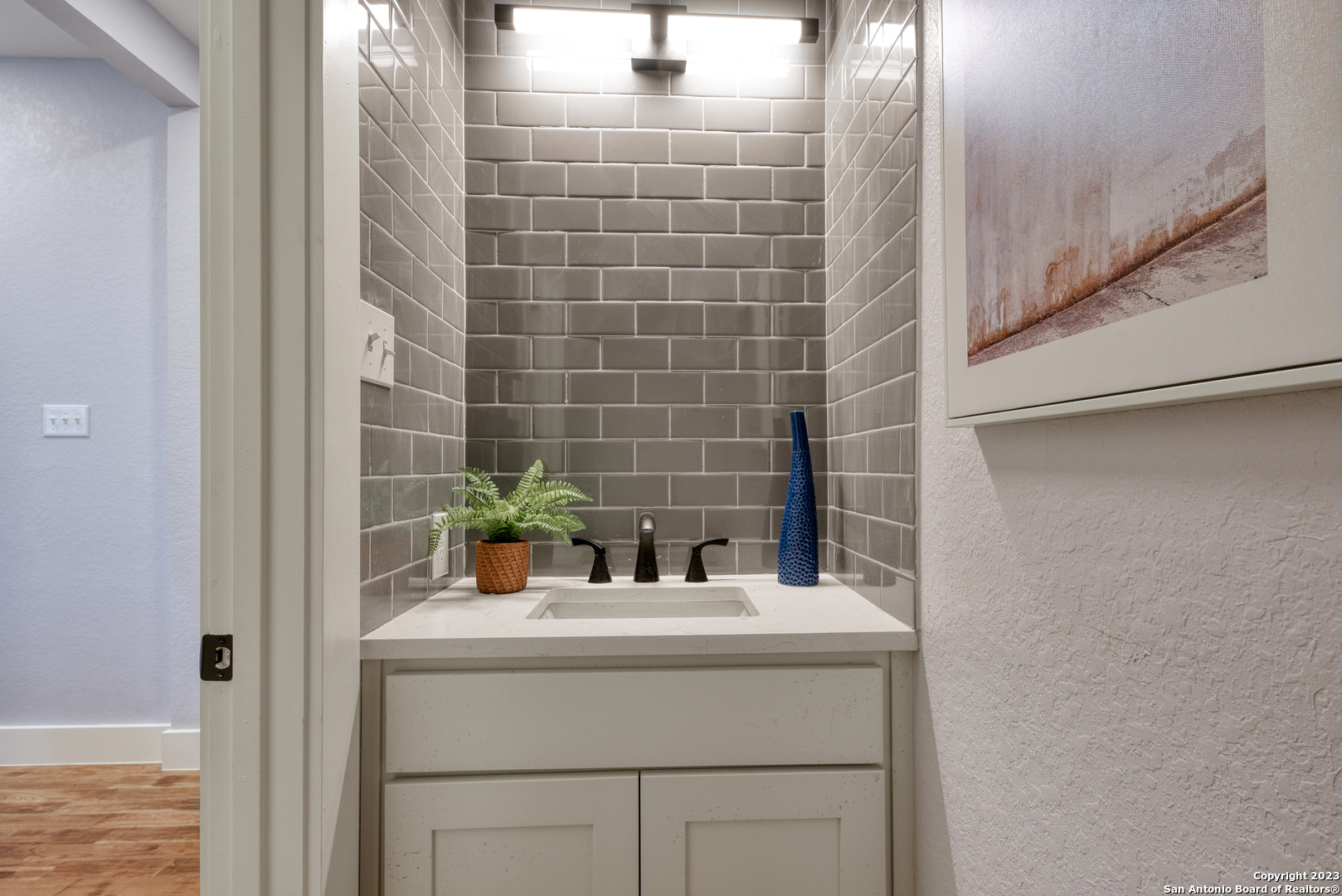 1659 N Center Street