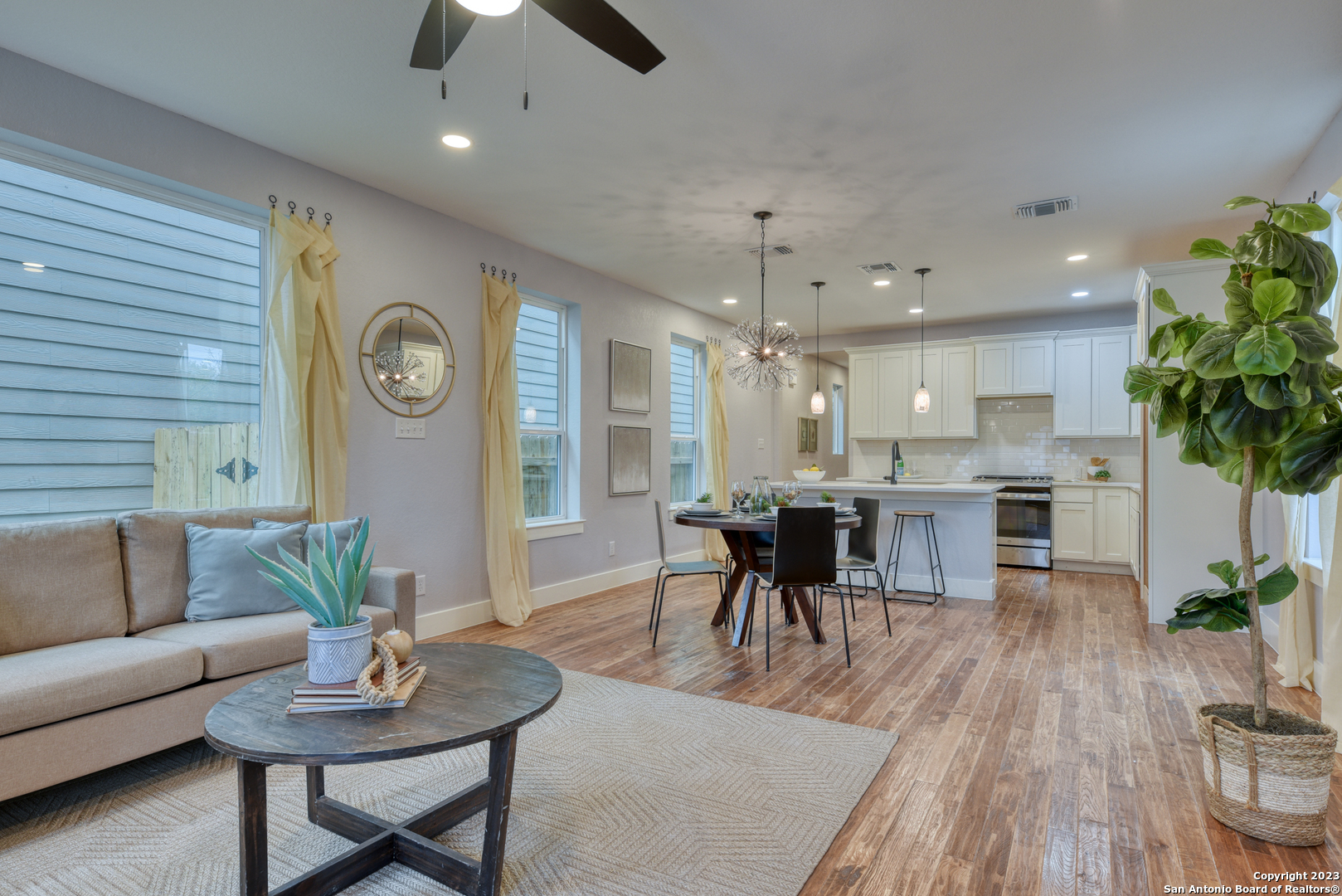 1659 N Center Street