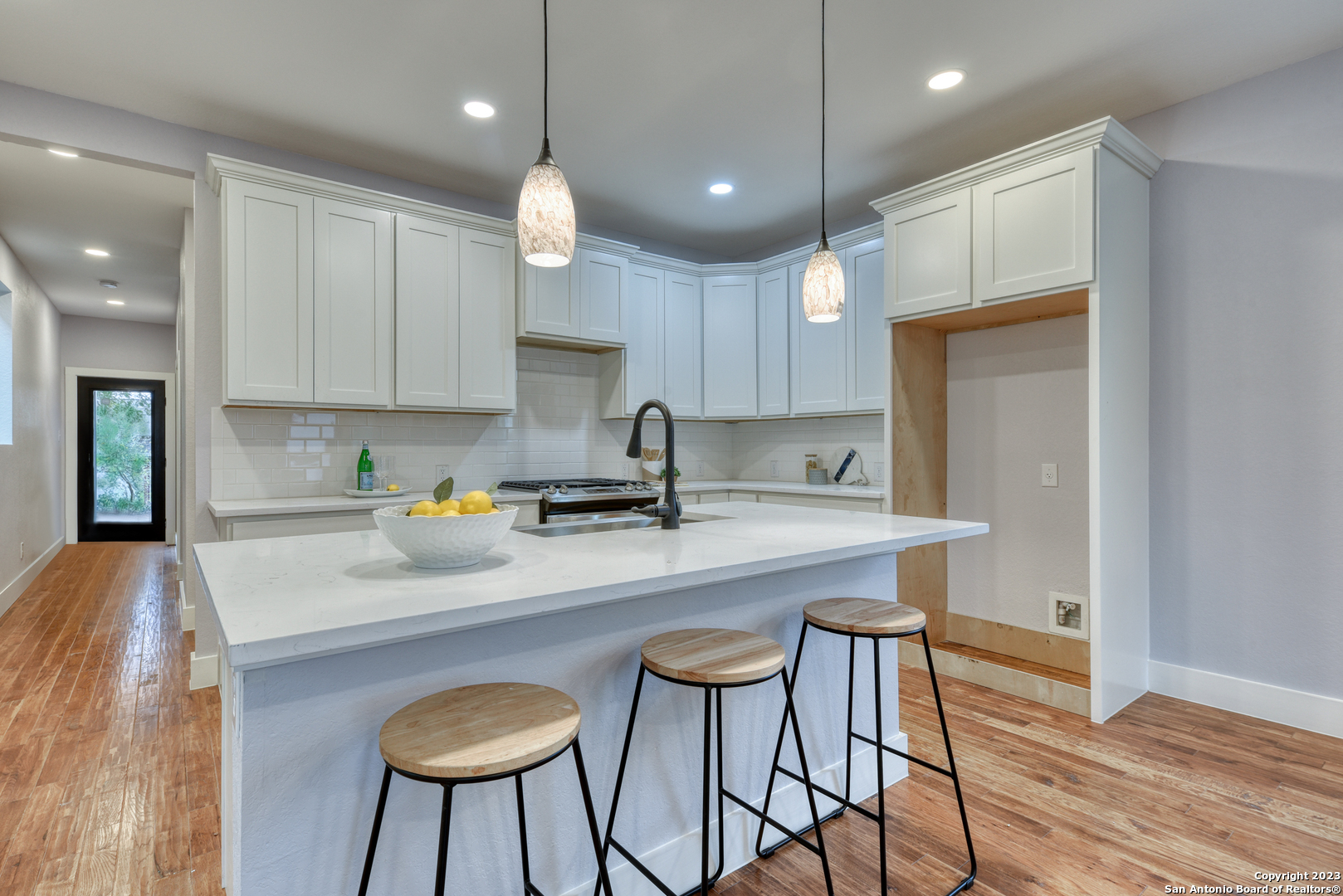 1659 N Center Street