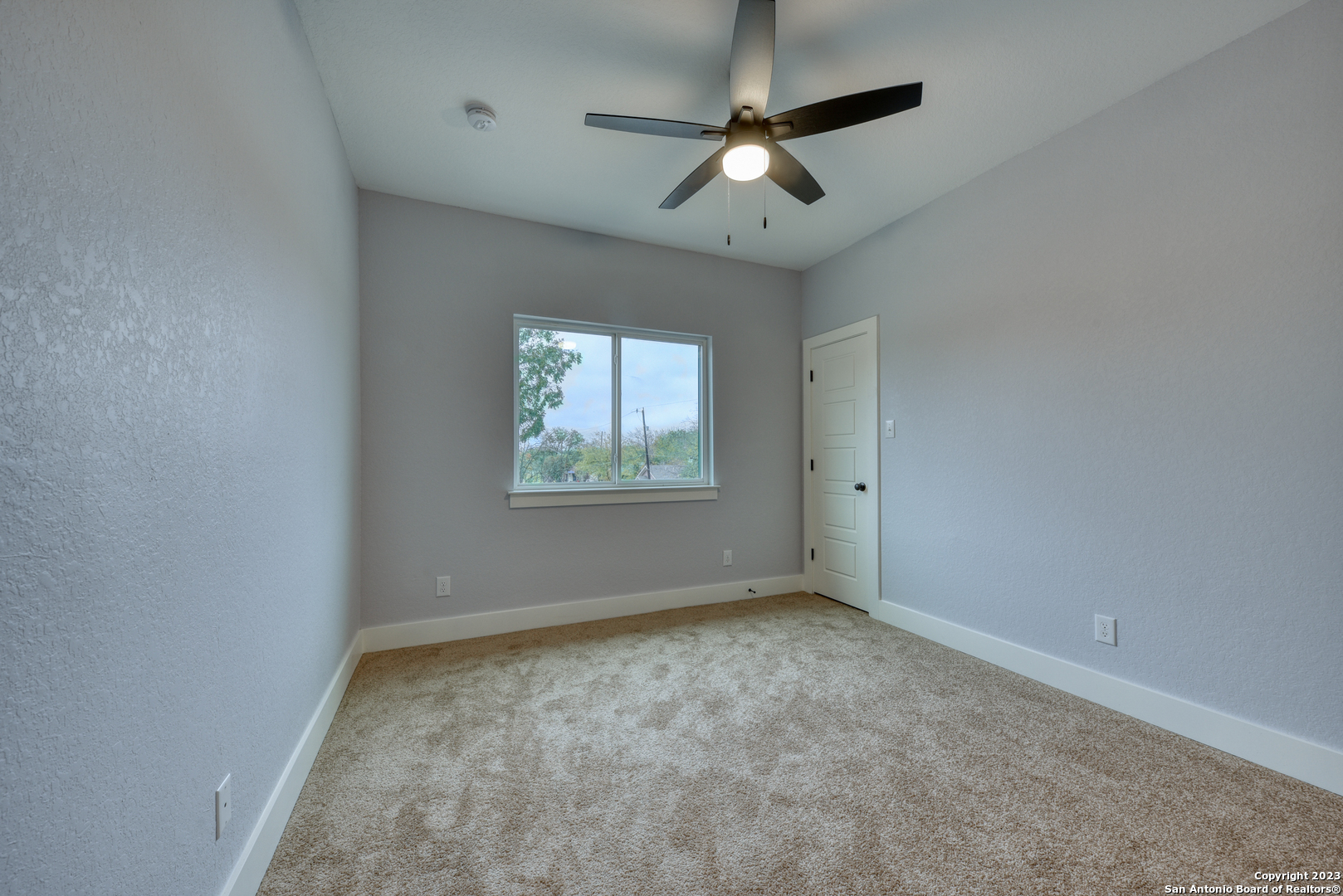 1659 N Center Street