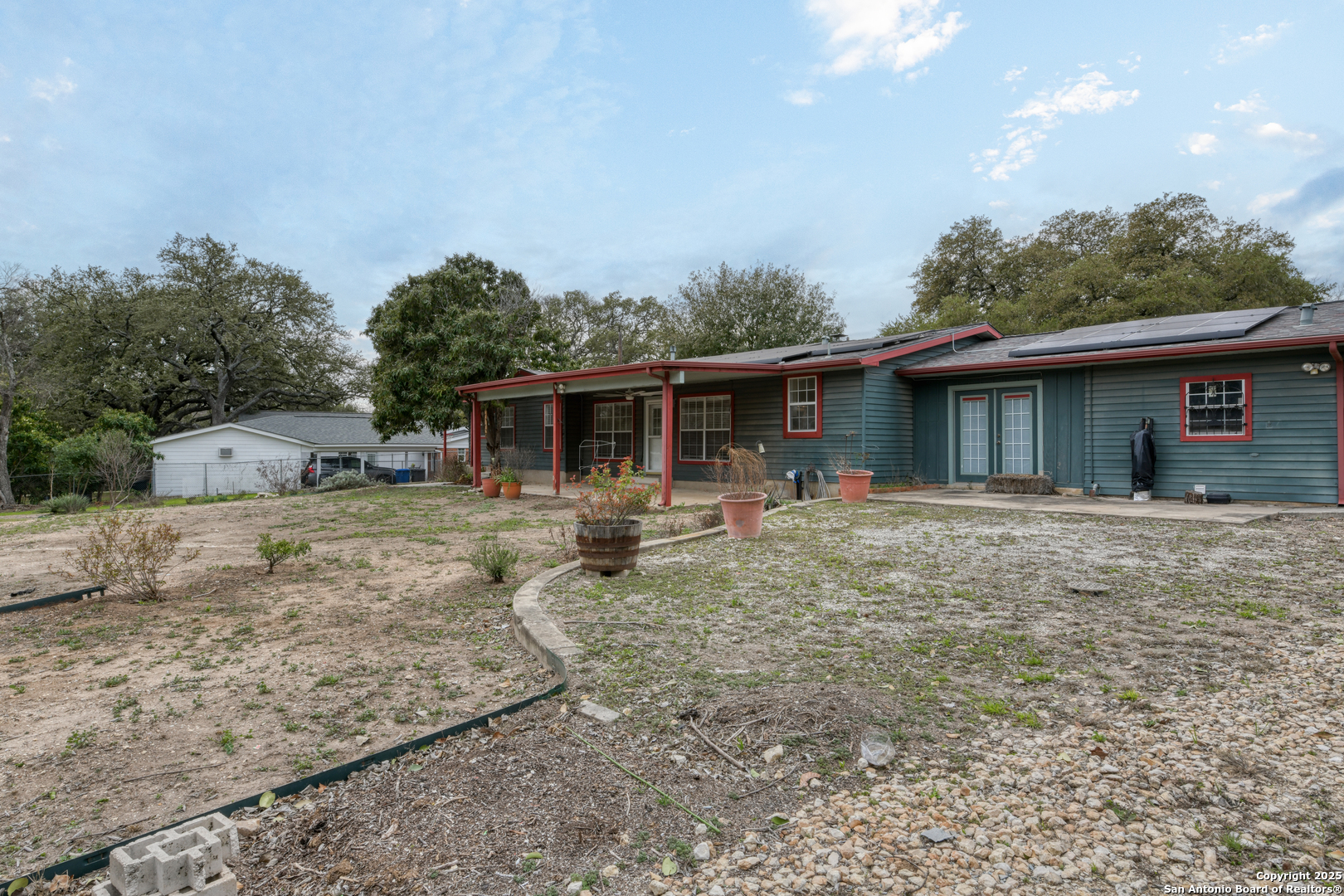 158 E ARROWHEAD DR