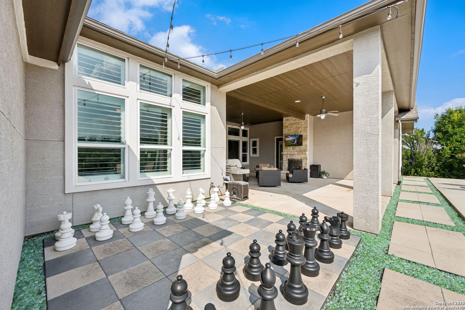 18015 Resort View