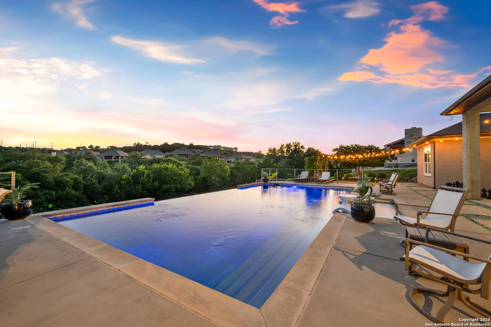 18015 Resort View
