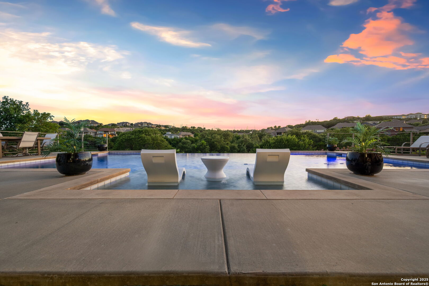 18015 Resort View