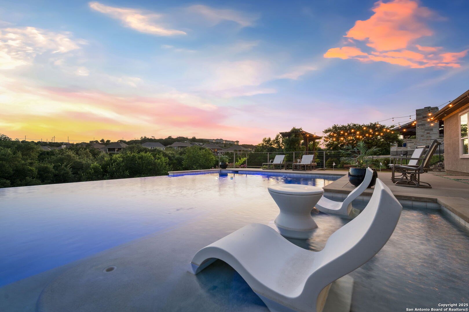 18015 Resort View