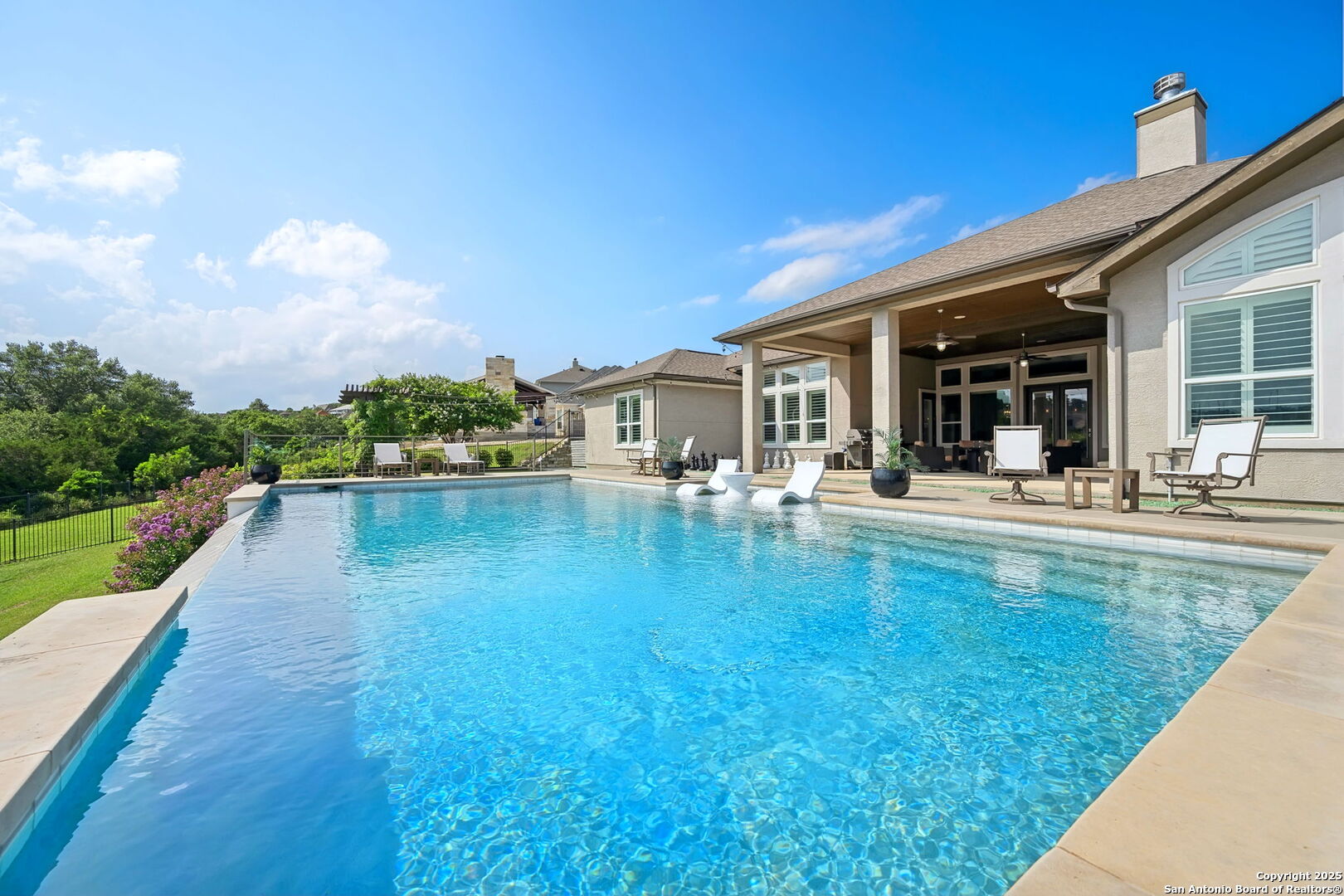18015 Resort View