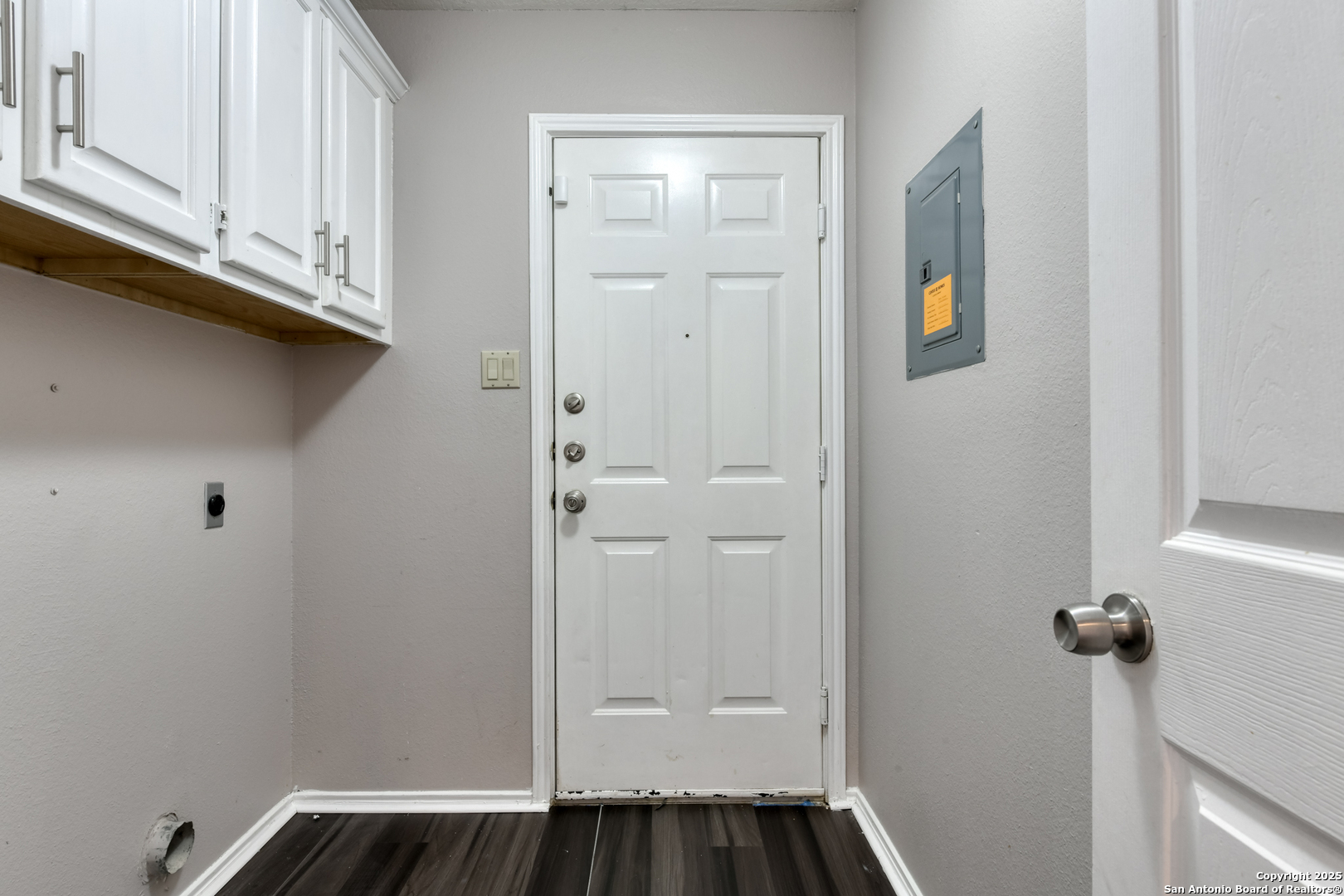 1523 Blackbridge