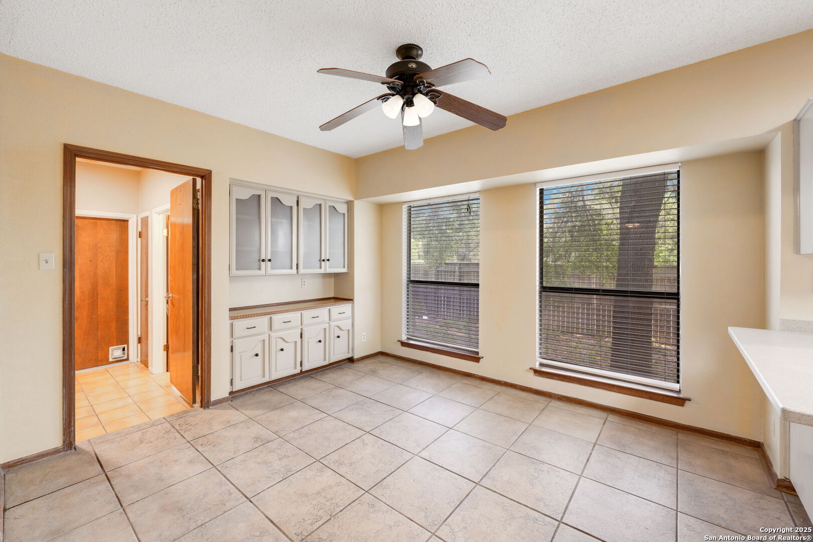 4055 Ridgeway