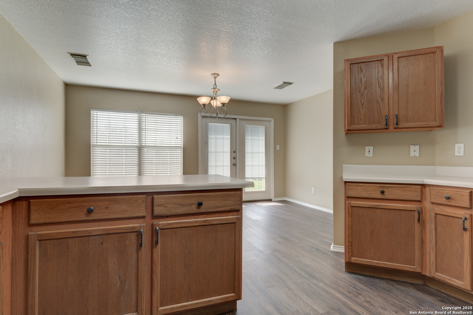 7906 Cortland Oak
