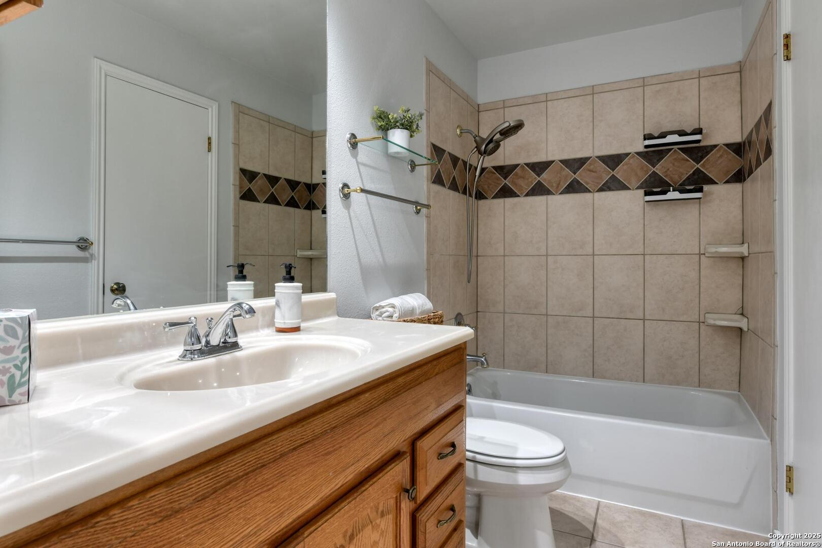 2215 Shady Rock Circle