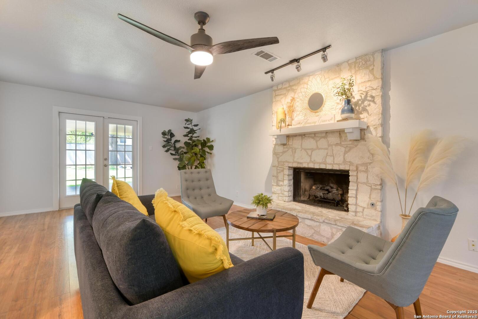 2215 Shady Rock Circle