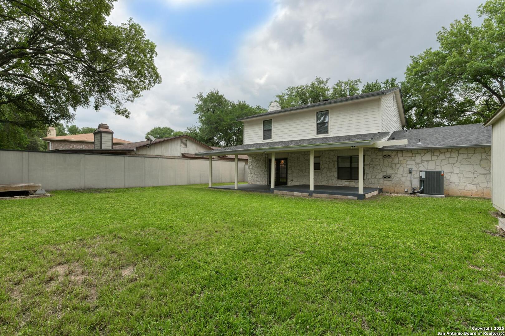 2215 Shady Rock Circle