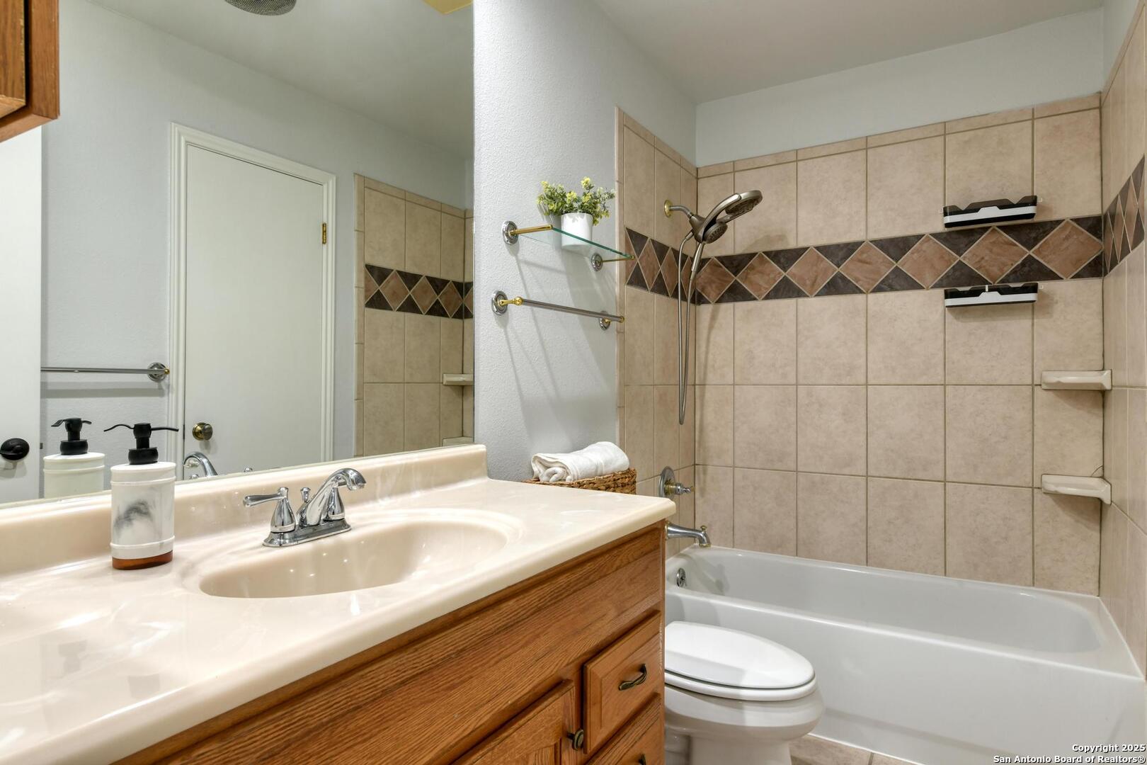 2215 Shady Rock Circle
