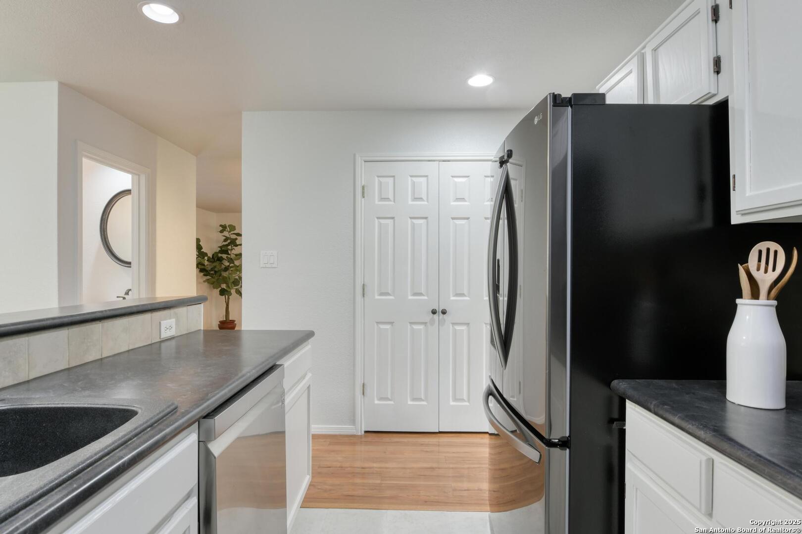 2215 Shady Rock Circle
