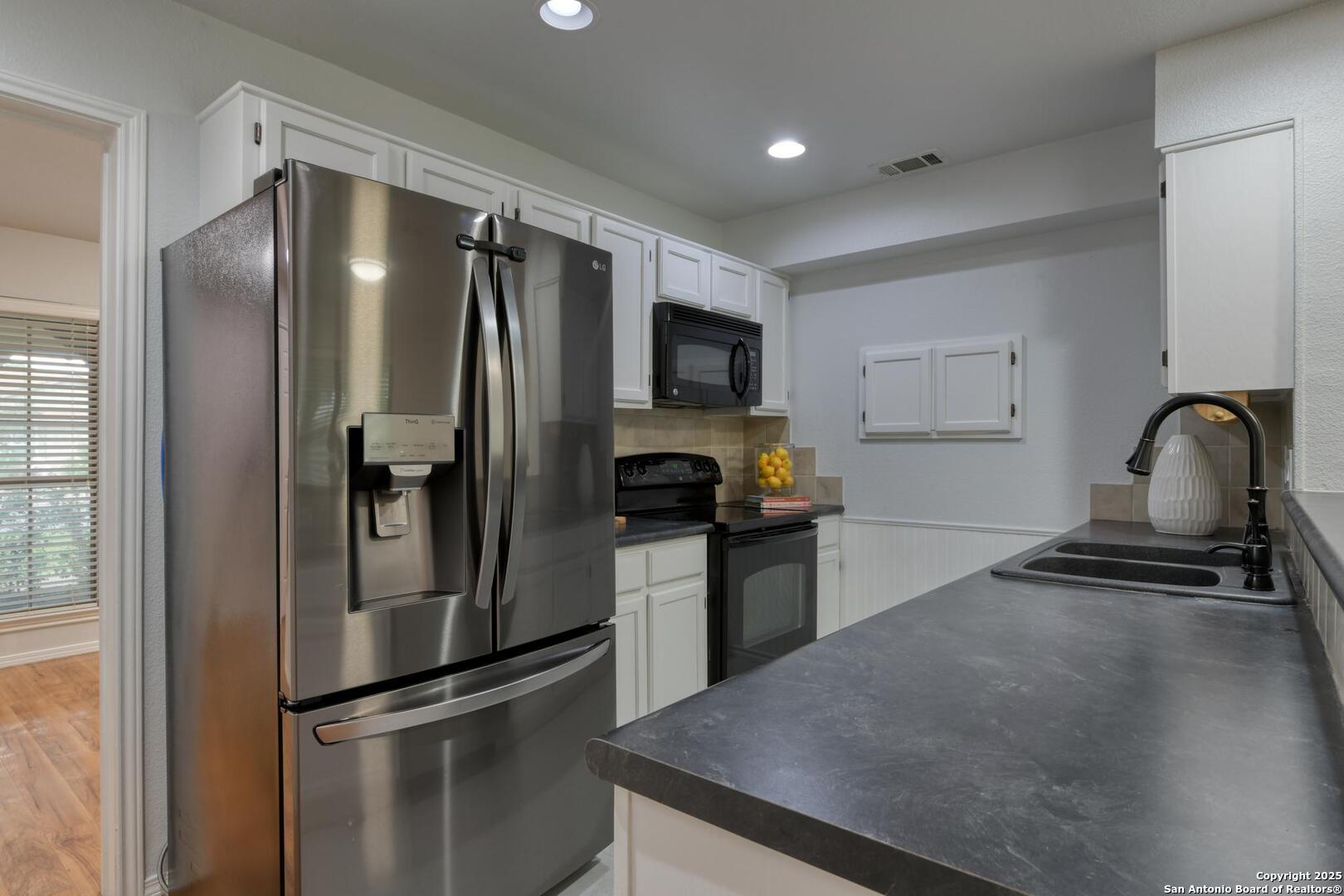 2215 Shady Rock Circle