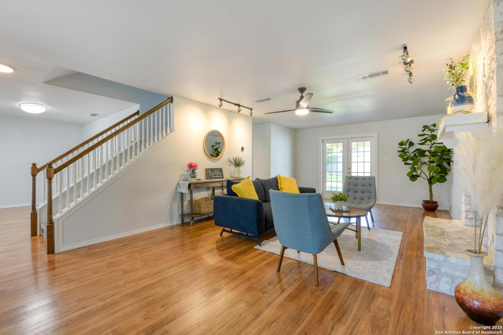 2215 Shady Rock Circle