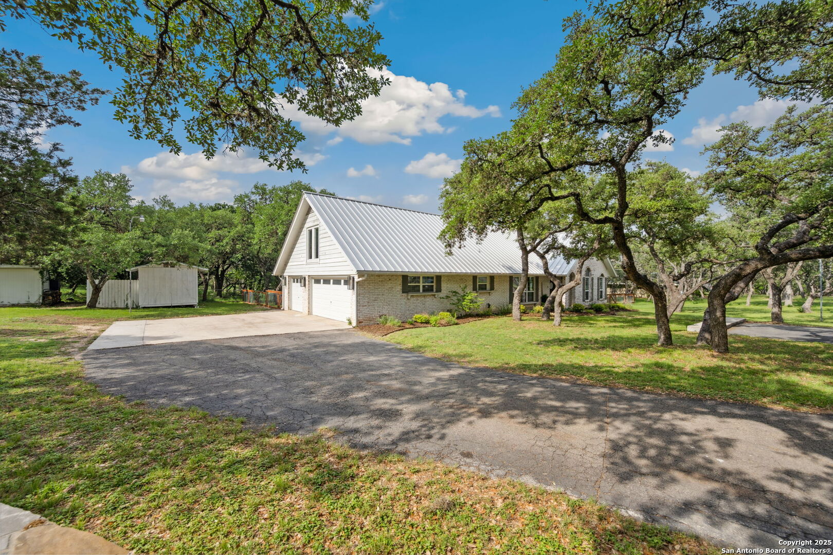 7904 N Verde