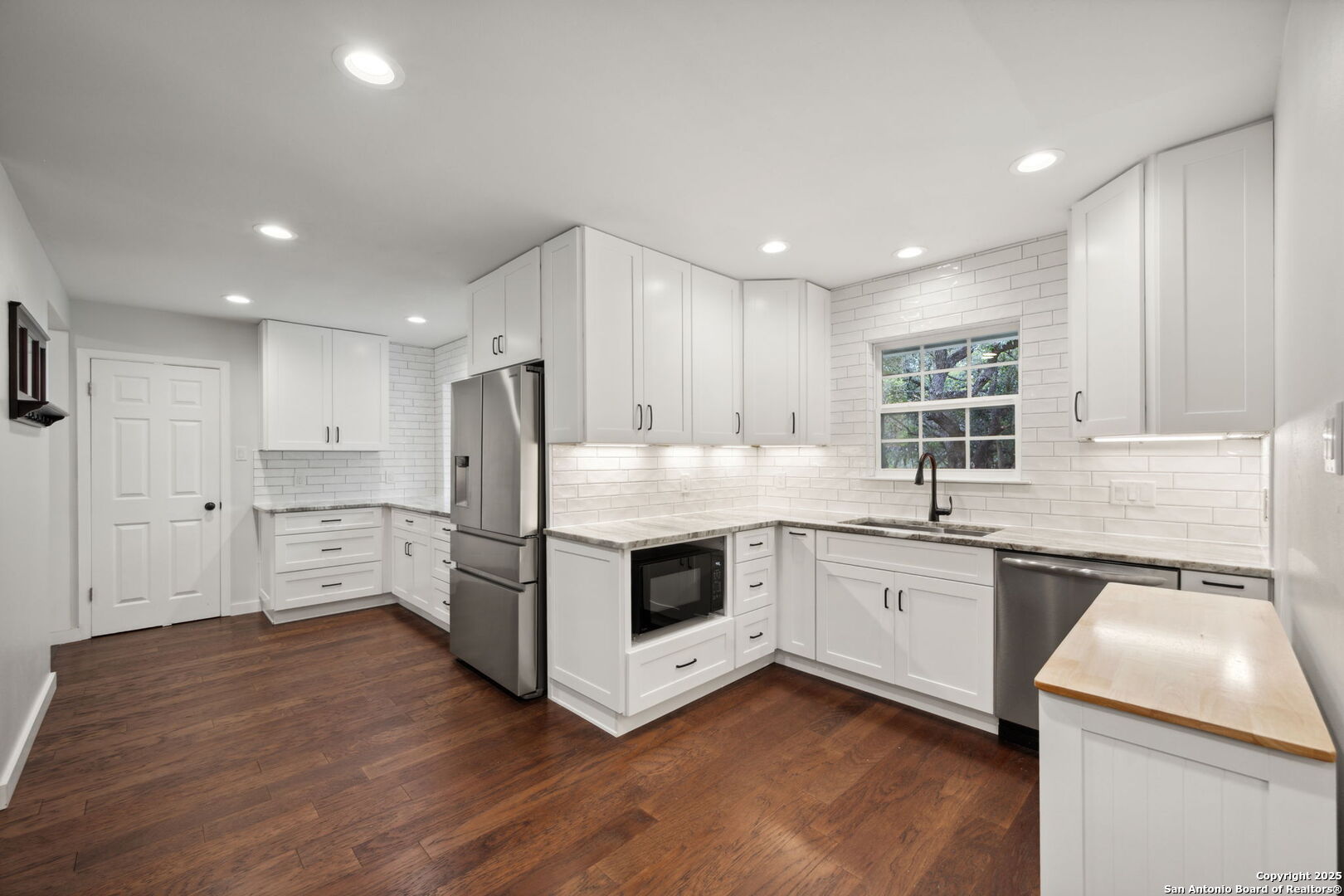 7904 N Verde