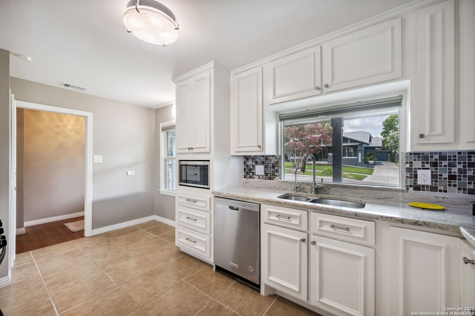 515 Queen Anne