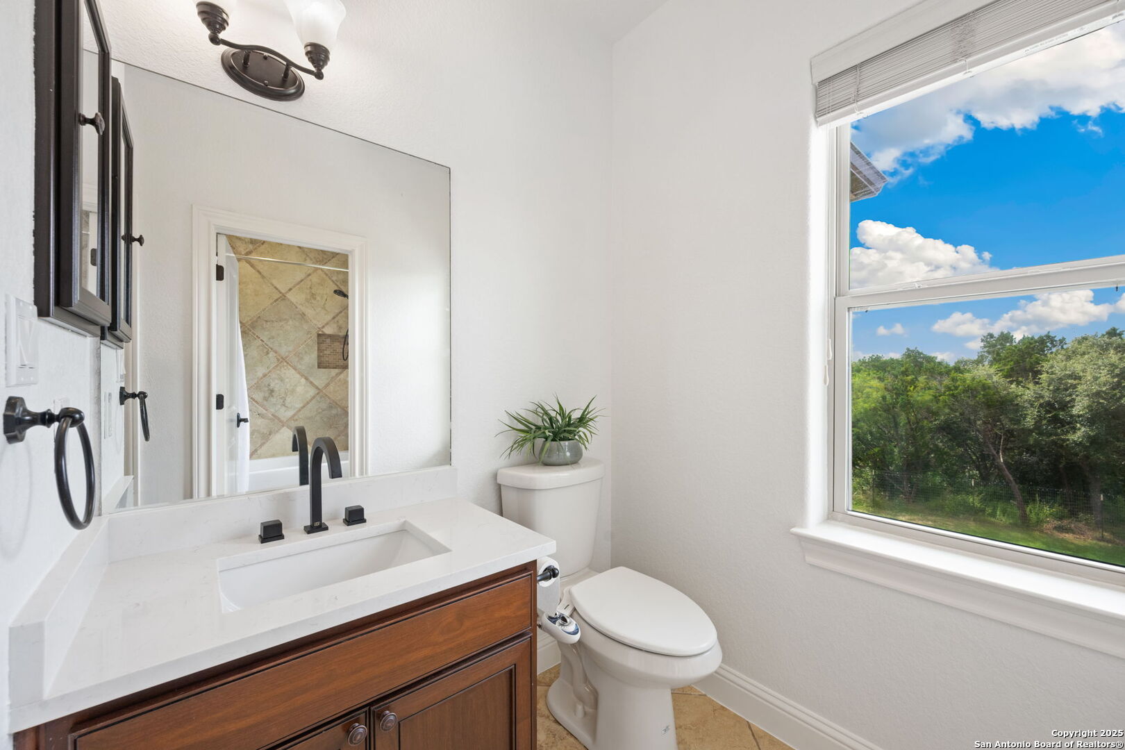 15311 Escarpment Oak