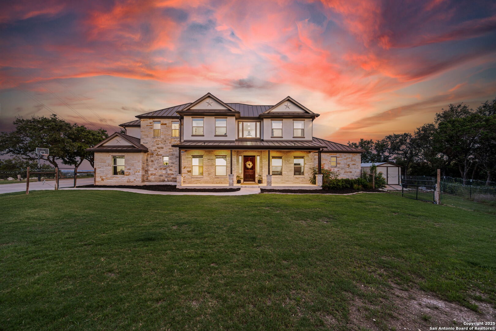 15311 Escarpment Oak