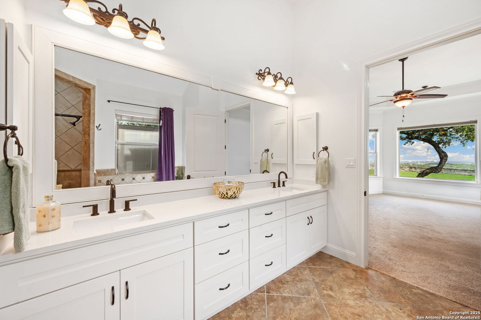 15311 Escarpment Oak