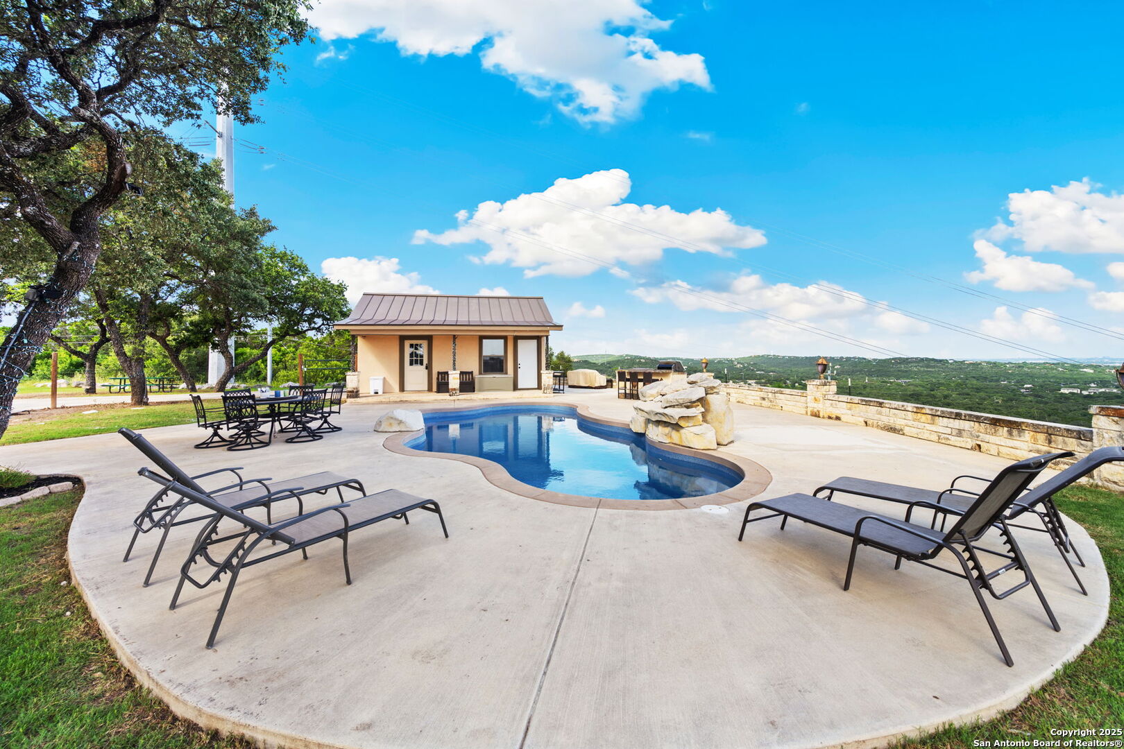 15311 Escarpment Oak