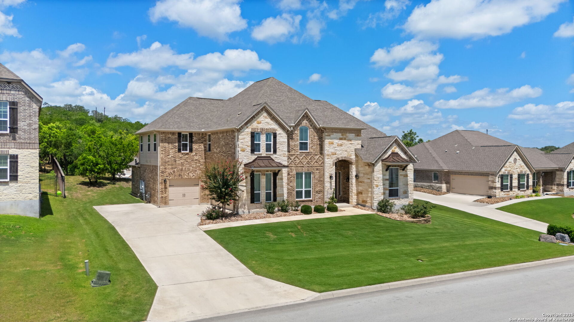 208 Roundtop Hill