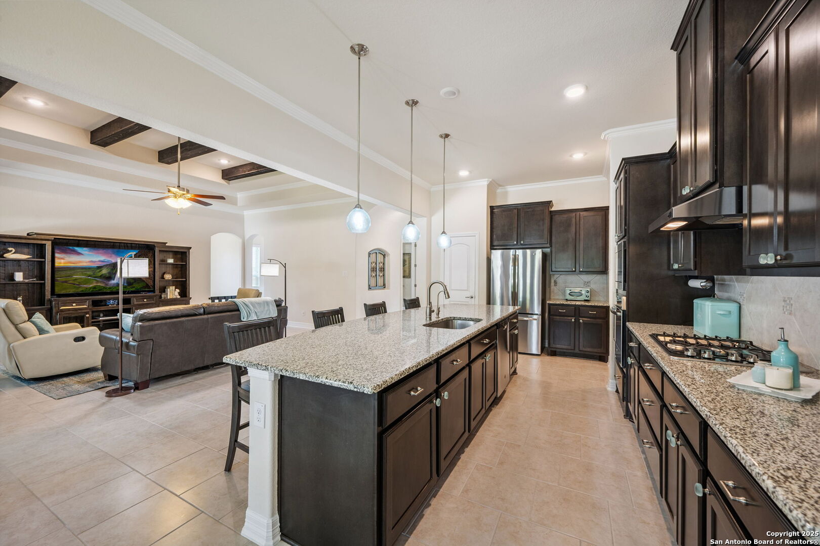 208 Roundtop Hill