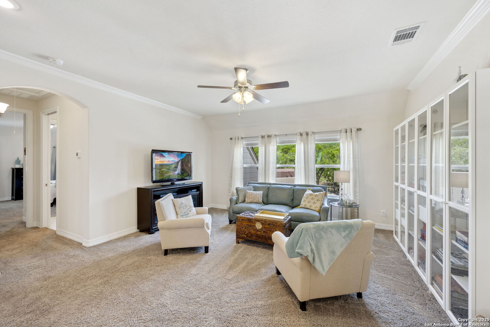 208 Roundtop Hill